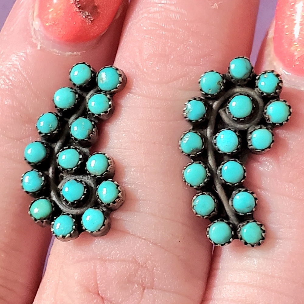 Vintage•925•Zuni•signed and stamped•sterling silver•turquoise•screwback•earrings